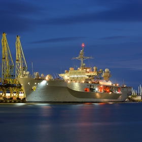 Корабът на Шести американски флот Mount Whitney акостира на пристанище Бургас
