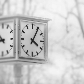 Времето си минава  / Time is ticking away