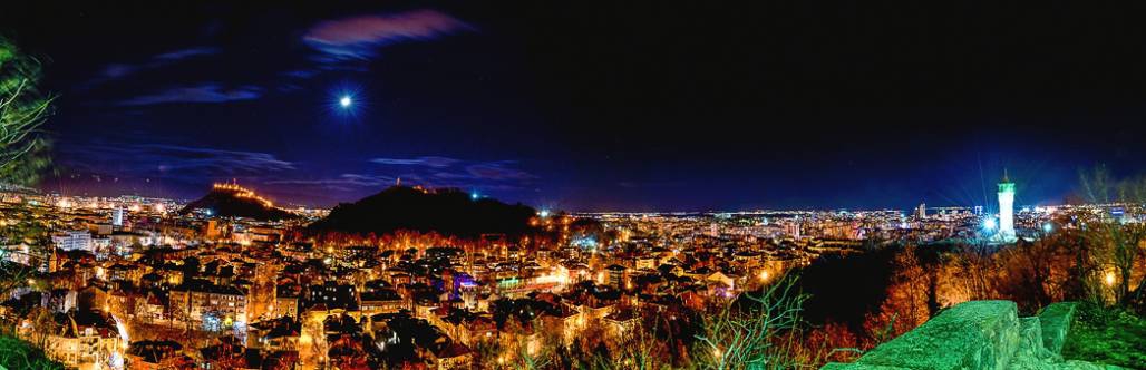 Нощна панорама от Данов хълм