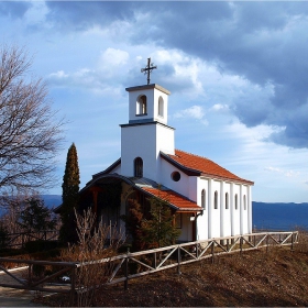 Храм в Костенец