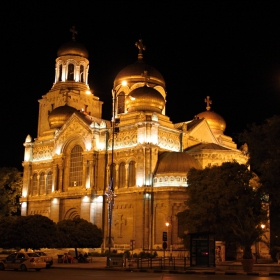 Варна by night