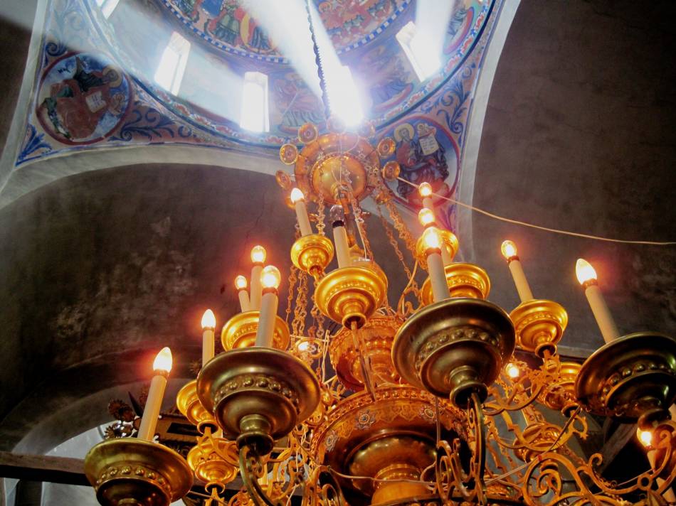 Светлина.