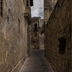 По уличките на Mdina