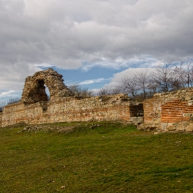 Стената