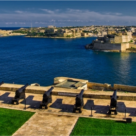 Saluting Battery