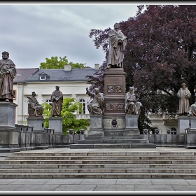 Паметникът на Mартин Лутер и Реформизма- Worms, Germany