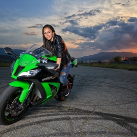 Криси & Kawasaki ZX10R :)