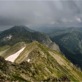 От високо на далеко