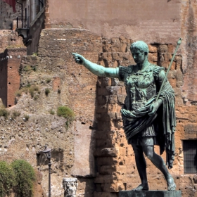 GAIVS IVLIVS CAESAR OCTAVIANVS