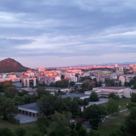 Залез под тепетата