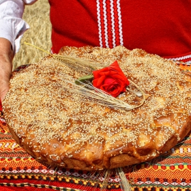 Бабината питка