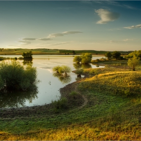 Скучен