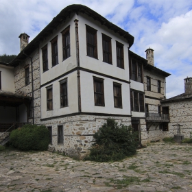 Агушевите конаци