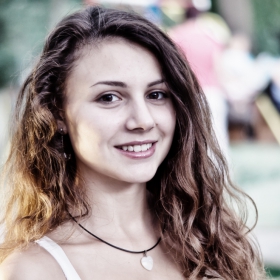 Даниела..
