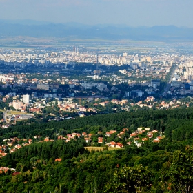 В слънце и облаци