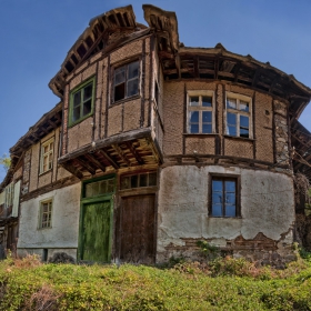 Старата къща разказва
