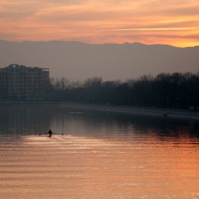 кой позлати водата