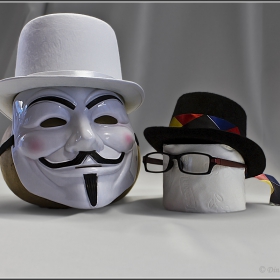 Anonymous x 2 -  Давид и Голиат :)