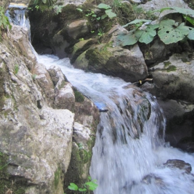 малко водопадче