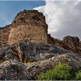 Под югоизточната ъглова кула