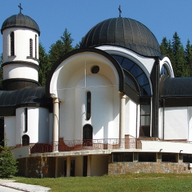 Храм  Успение на Пресвета Богородица  - Пампорово