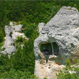 Скалният манастир Диреклията 