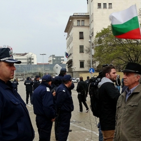 Противостоене