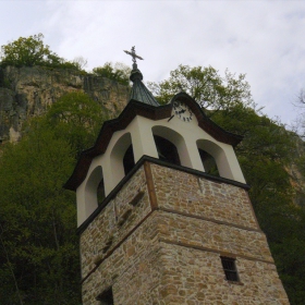 Преображенски манастир-камбанарията с часовника