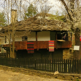 Къща в Боженци