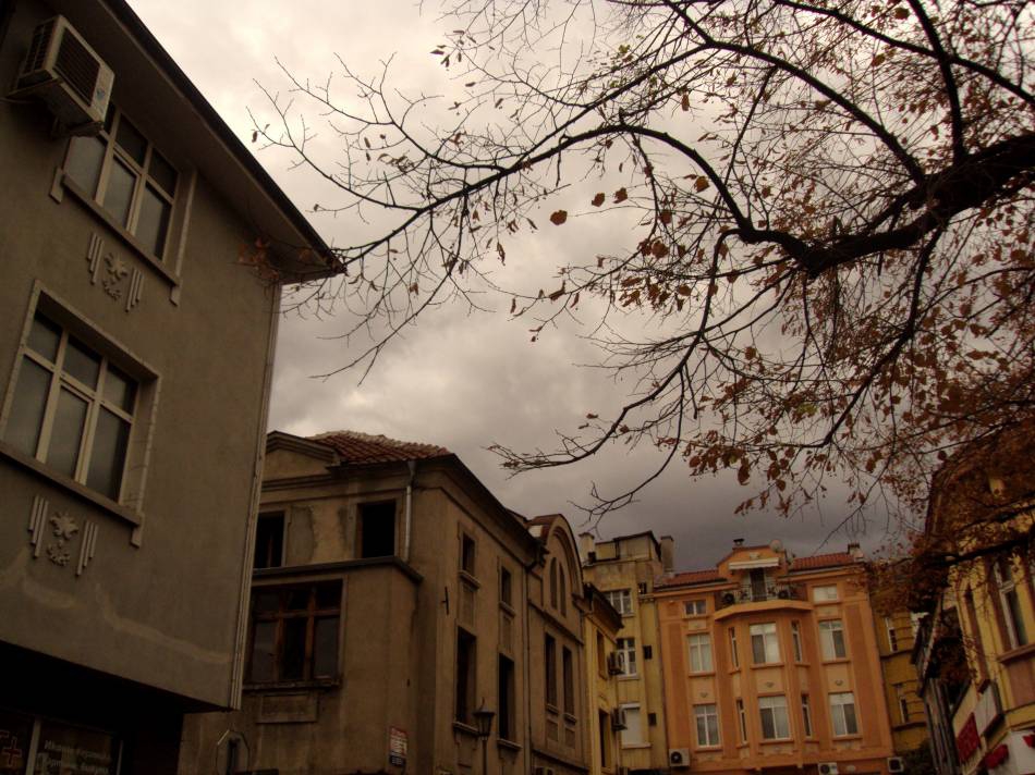 Ъгловато-мрачновато