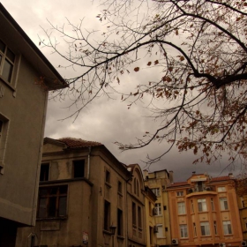 Ъгловато-мрачновато