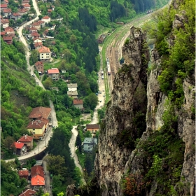 Гара Лакатник