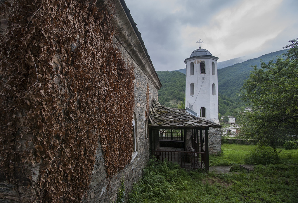 черквата в село Косово друг ъгъл