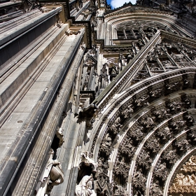 Една кратка фоторазходка в и около Катедралата в Кьолн (Koelner Dom) - снимка 3: детайл от западната фасада