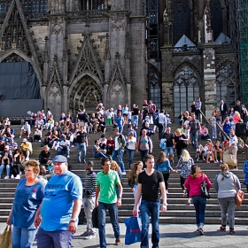 Една кратка фоторазходка в и около Катедралата в Кьолн (Koelner Dom) - снимка 8: стълбите на западната фасада