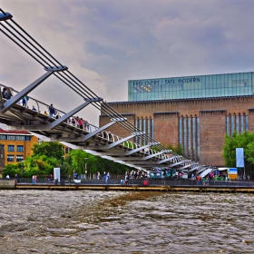 Milenium Bridge & Tate Modern Gallery