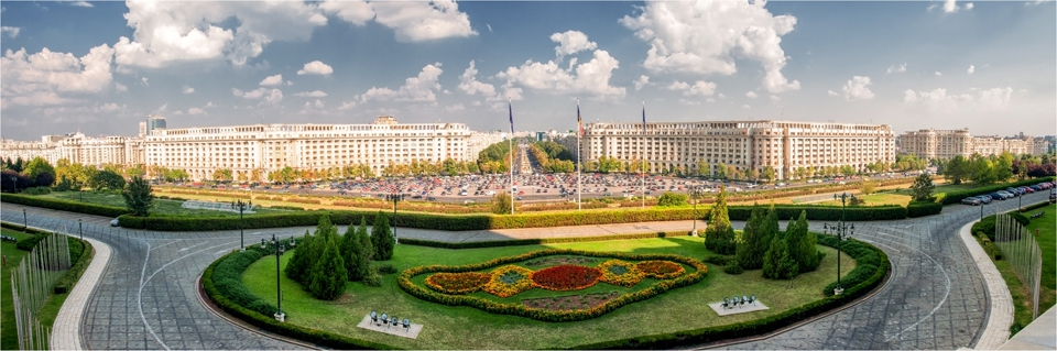 От терасата на парламента в Букурещ