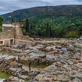 Knossos - The Lustral Basin, The North Entrance, лабиринтите и ентусиазиран въпреки дъжда...турист.