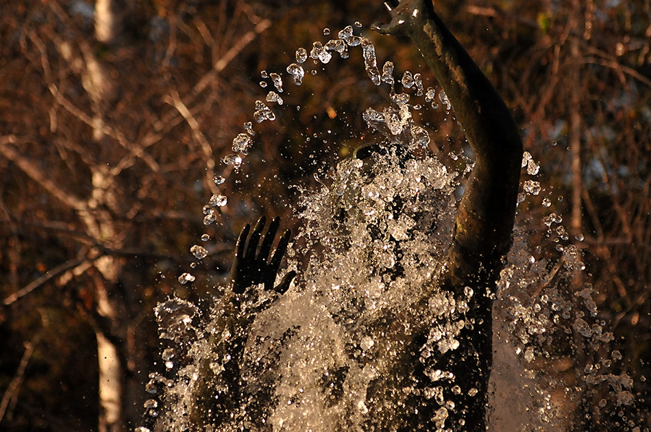 Вода...