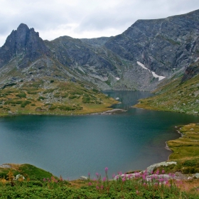 Харамията и Близнака