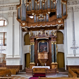 Протестантската църква  Paulskirche  с историческия 