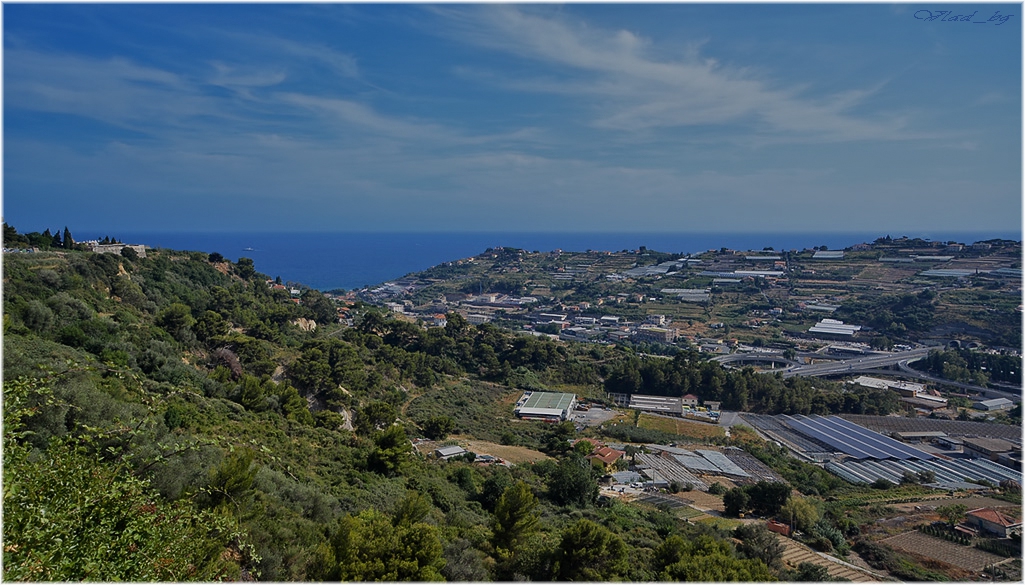 Поглед от Bussana Vecchia, Italy