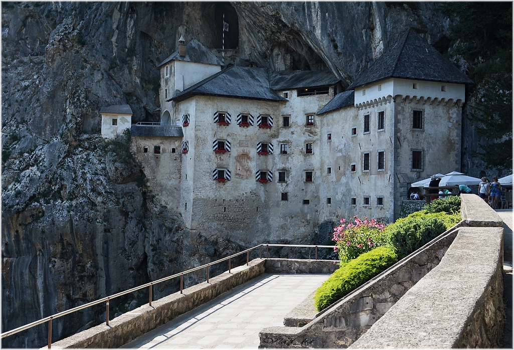 Predjama Castle