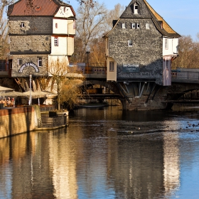 Двете къщи на моста  в Bad Kreuznach се споменават в документи за първи път през 1495 г. Мостът е строен от 1300 до 1322 год.