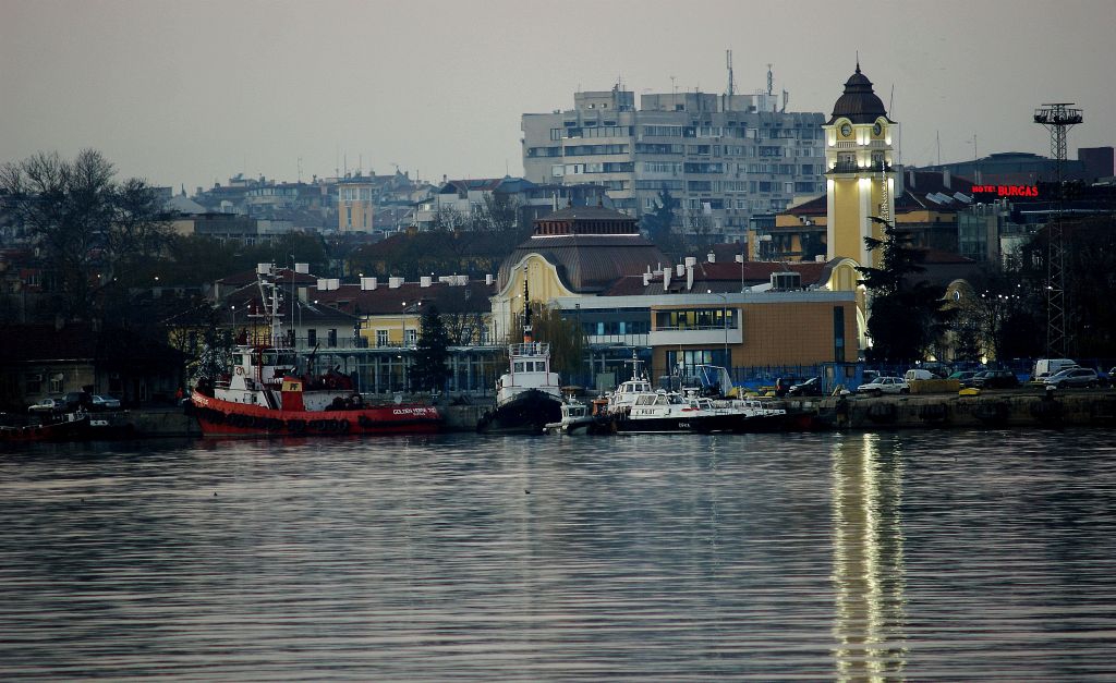 Поглед към часовниковата кула