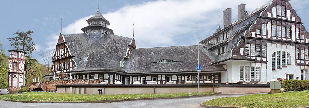 Панорама от 3 хоризонтални снимки: Kurmittelhaus Bad Münster am Stein- Ebernburg, Germany