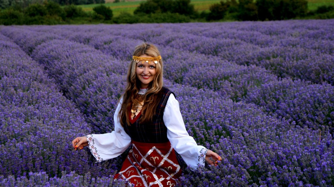 България