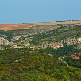 Изглед от село Червен и крепостта