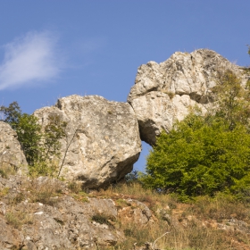 Каменна арка