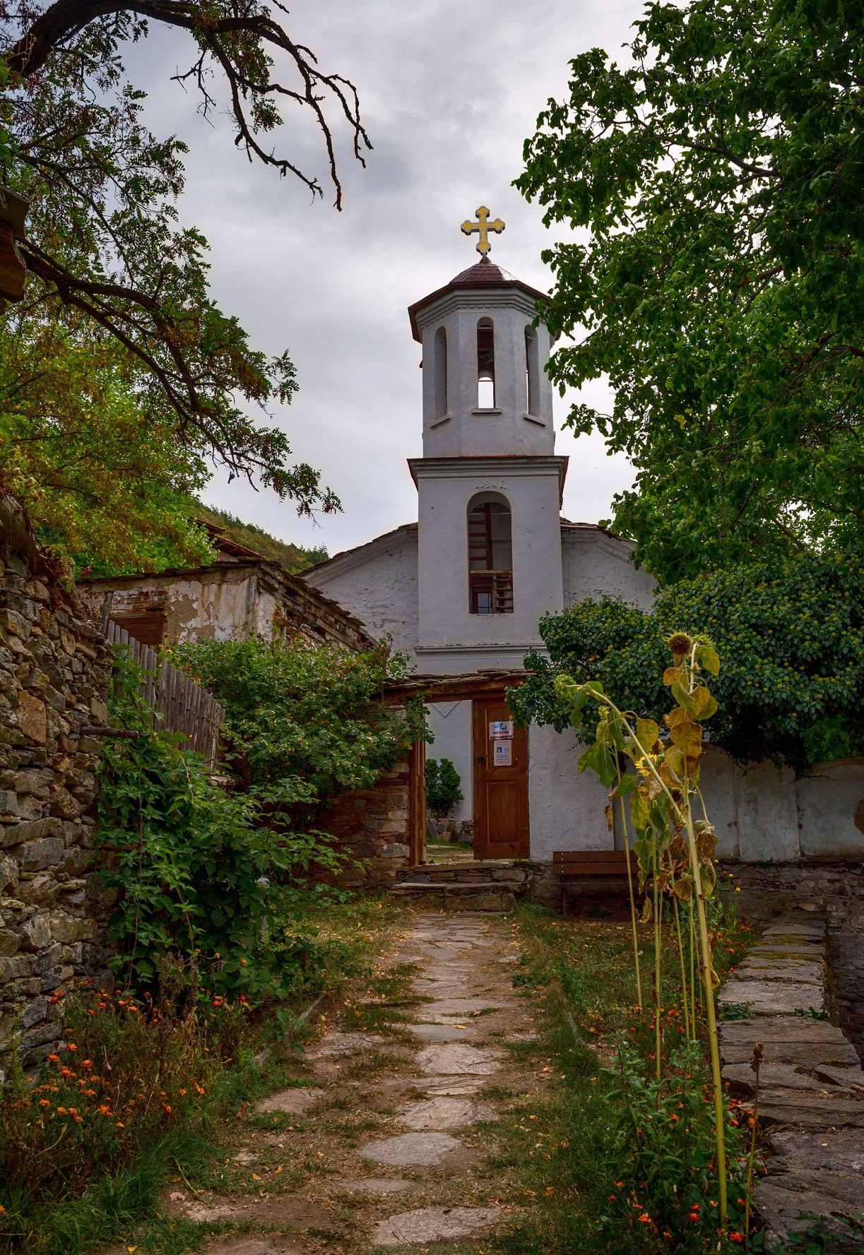 Лещен